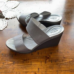 Walk-Ready Wedge Sandals in Gray by croc size 10